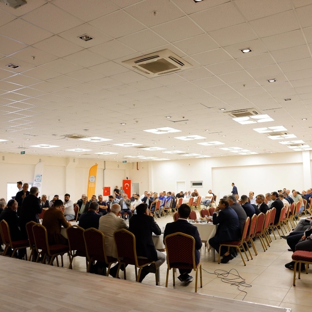 Başkan Büyükkılıç, Tomarza'da muhtarlarla istişare etti