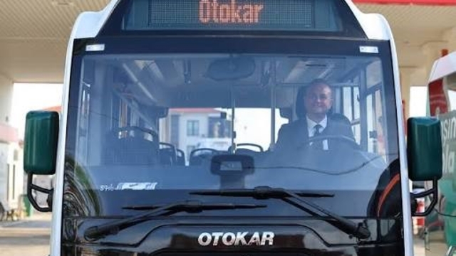Çivril'de yıllardır beklenen şehir içi ulaşım hizmeti başladı
Çivril'de toplu ulaşım dönemi: Belediye otobüsleri seferlere başladı