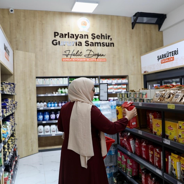 Yöresel ürünlerin yeni adresi Saathane Meydanı
