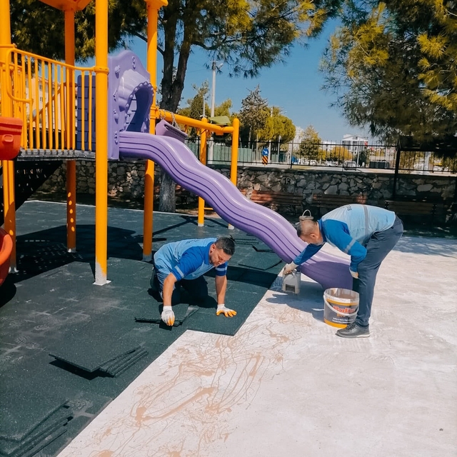 Didim Belediyesi parklardaki bakım ve onarım çalışmalarını sürdürüyor