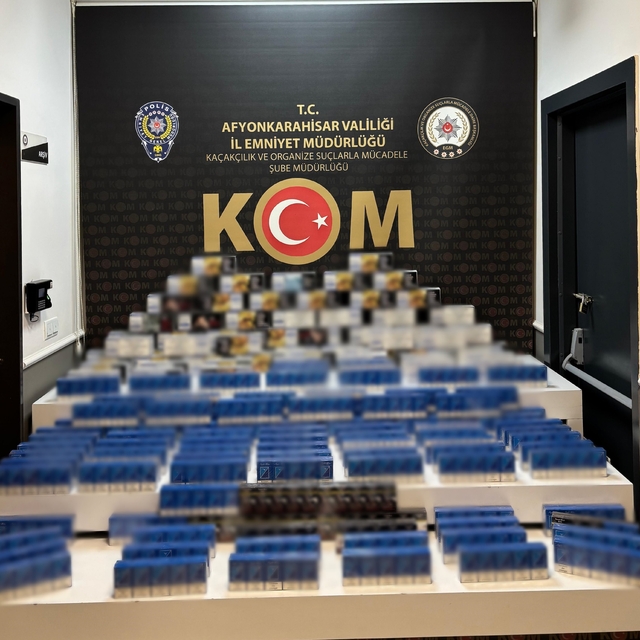 Polis kaçak sigara ve makaron ele geçirdi