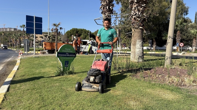 Kuşadası'nın ana arterlerinde hummalı çalışma