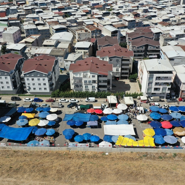 Osmangazi'de modern bir pazar alanı daha hizmete girdi