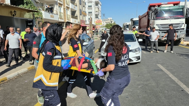 İki motosiklet çarpıştı: 3 yaralı