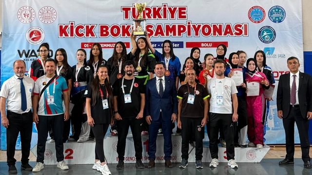 Milliler Bursalı Gizem hocaya emanet
İtalya'da madalya kovalayacak sporcuları yetiştiriyor