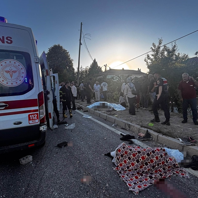 Akçakoca-Alaplı yolunda feci kaza: 4 ölü, 8 yaralı