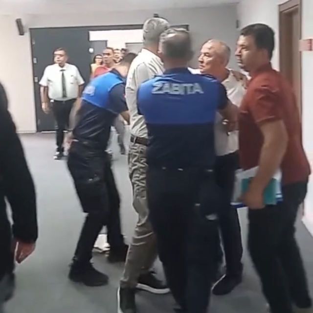 Edirne Belediye Meclisi'nde toplantı sonrası gerginlik