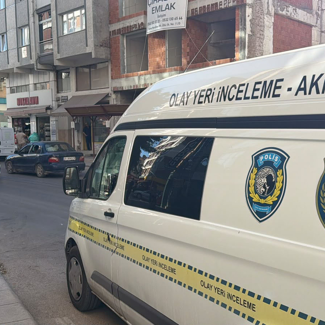 Evde kardeşleri tarafından ölü bulundu