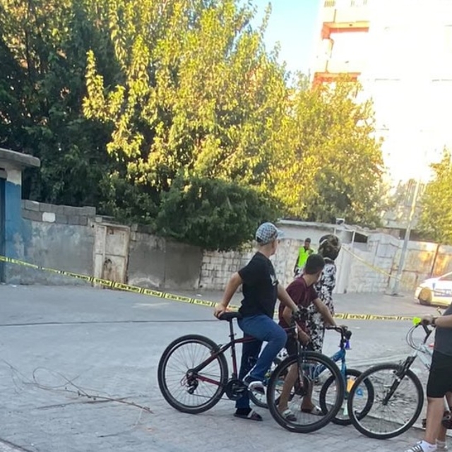 Diyarbakır'da kamyonetin çarptığı çocuk öldü