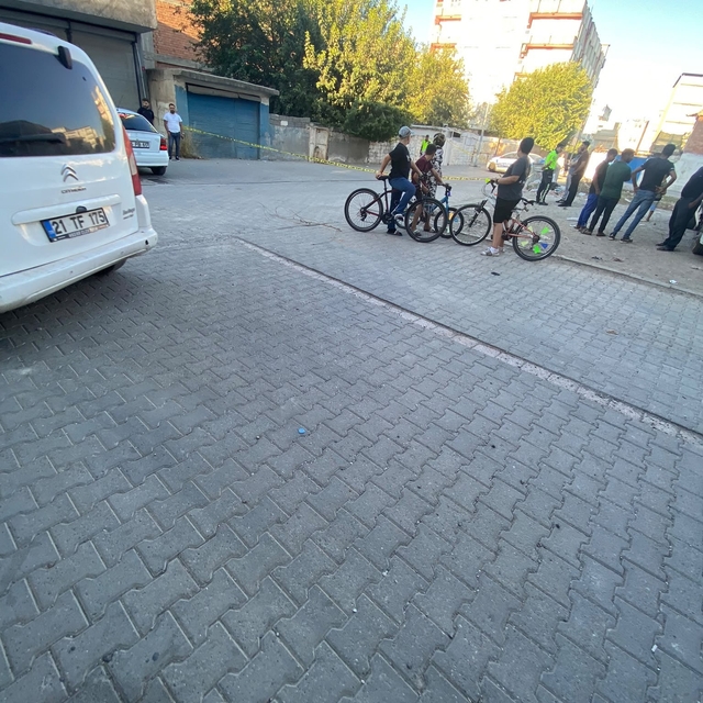 Diyarbakır'da pikabın çarptığı 6 yaşındaki çocuk hayatını kaybetti