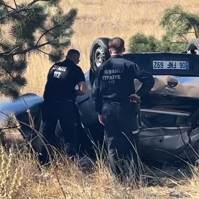 Tavşanlı'da trafik kazasında takla atan otomobilden yara almadan kurtuldu