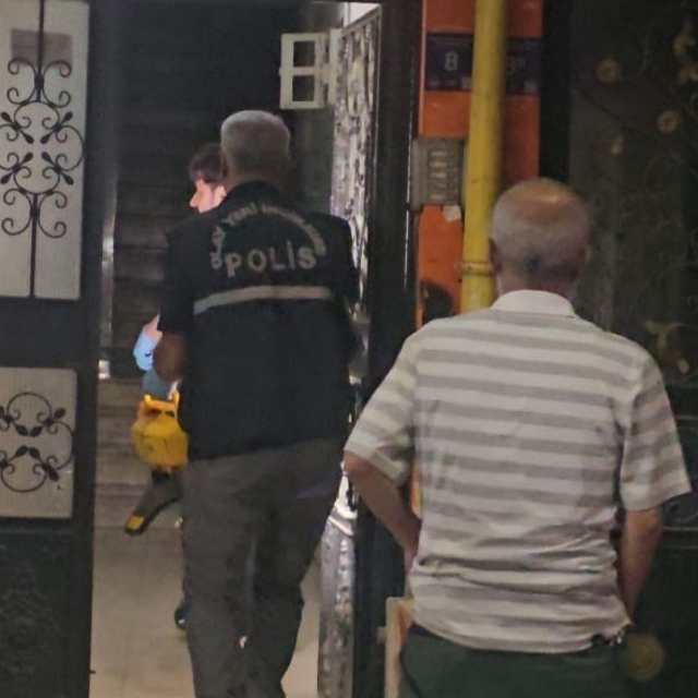 Elazığ'da evde çıkan tartışma silahlı ve bıçaklı kavgaya dönüştü: 2 yaralı