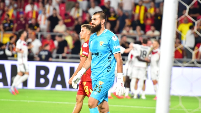 Göztepe'nin file bekçisi Luka Gugeshashvili: Bugün yaptığınız şey taraftarlık değildir