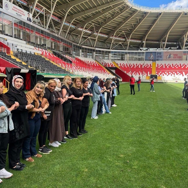 Erzincan'da özel güvenlik görevlilerine spor güvenliği eğitimi