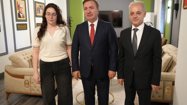 Silahlı saldırıda bacağını kaybetmişti: Şimdi başhekim oldu
Dr. Nida Nur Nergiz Erzincan 112'ye başhekim oldu