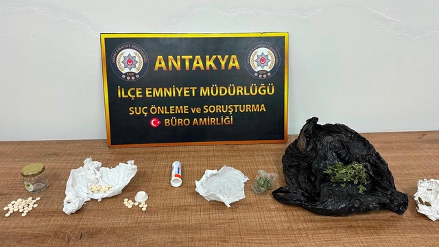 Antakya'da 3 şüpheli uyuşturucuyla yakalandı