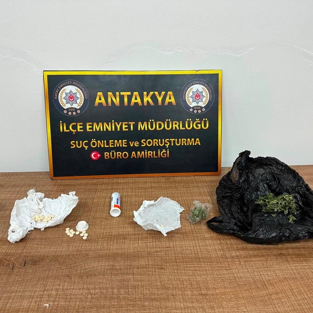 Antakya'da 3 şüpheli uyuşturucuyla yakalandı