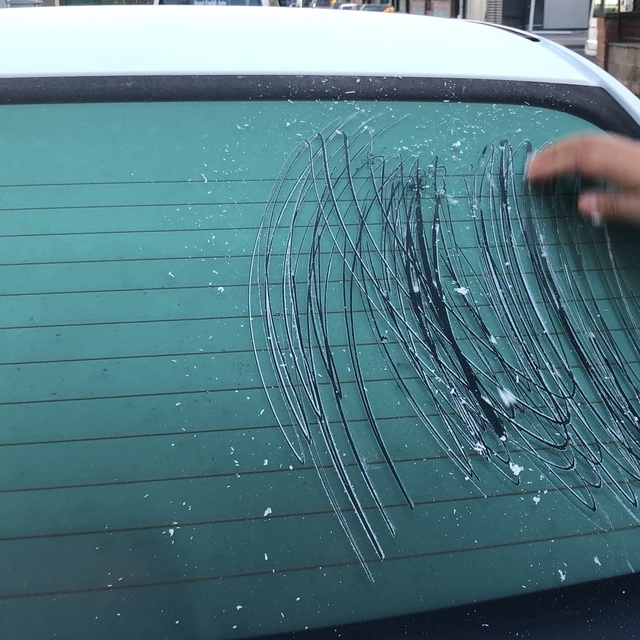 Eylül ayında Kars'ta kış sürprizi
Termometreler eksi 5'i gördü, araç camlar...