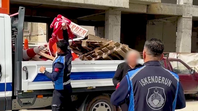 Tabelayı kurtarmak için "Belediye başkanı akrabam" dedi, zabıta geri adım atmadı