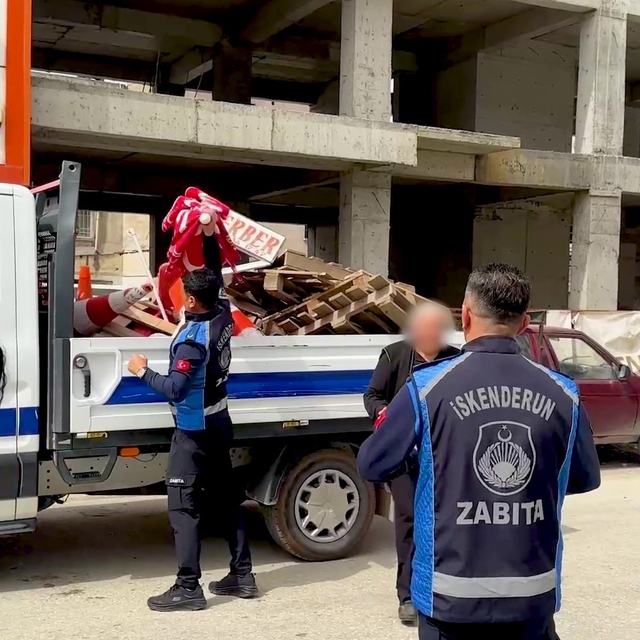 Tabelayı kurtarmak için "Belediye başkanı akrabam" dedi, zabıta geri adım a...