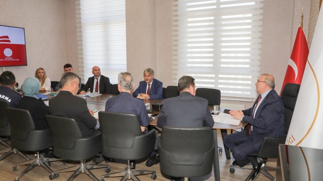 Kütahya'da okul güvenliği için yeni eğitim öğretim yılı tedbirleri görüşüldü