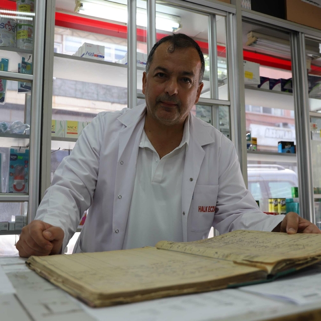 Rum eczacıdan kalan reçete defteri, İzmir'in kurtuluşunu belgeliyor
