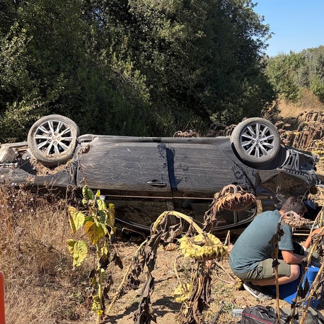 Bilecik'te otomobil tarlaya savruldu: 1 yaralı