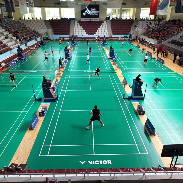 Büyükler Türkiye Badminton Şampiyonası Hatay'da başladı