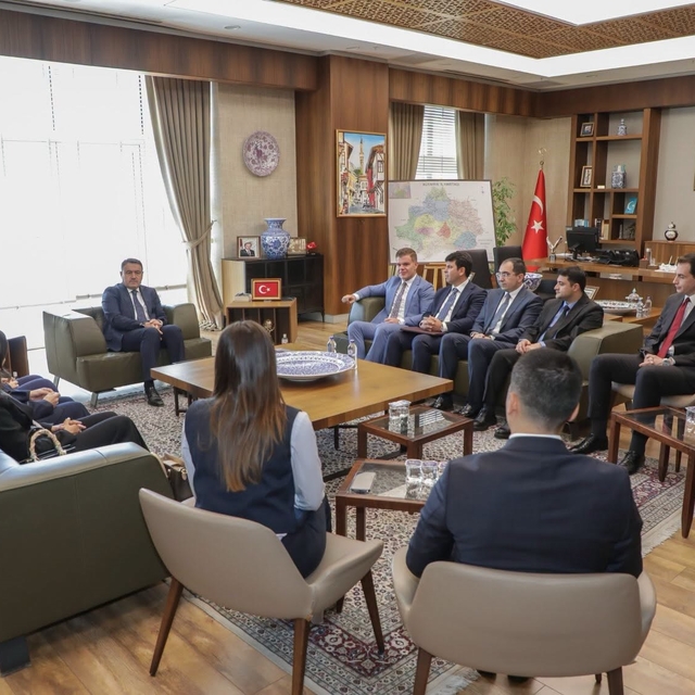 Kütahya Valisi Işın, ilçe kaymakamlarıyla bir araya geldi