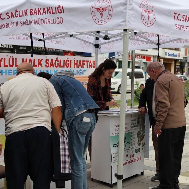 Bayburt'ta vatandaşlara ücretsiz sağlık taraması yapıldı