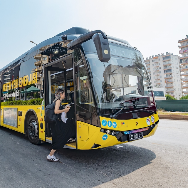 Mersin'de elektrikli otobüs dönemi: Vatandaşlardan tam not
