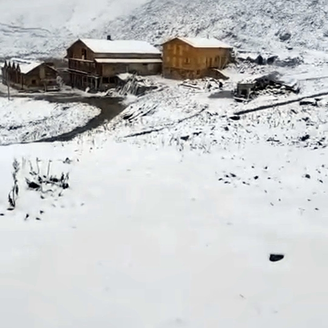 Rize'nin yaylalarına Eylül'de kış geldi, 3 bin 100 metre yükseklikte buluna...