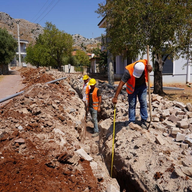 Marmaris Yeşilova Mahallesi'nde içme suyu şebekesi genişletiliyor