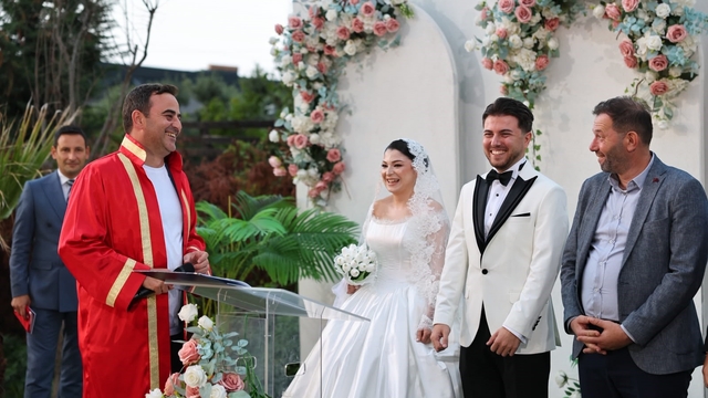 Başkan Özlü vatandaşlarla bir araya geldi