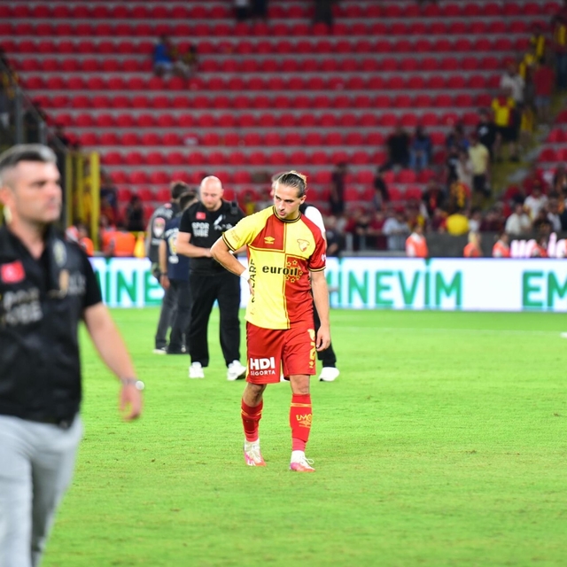 Adnan Süvari Sezonu, Göztepe'ye kahır oldu