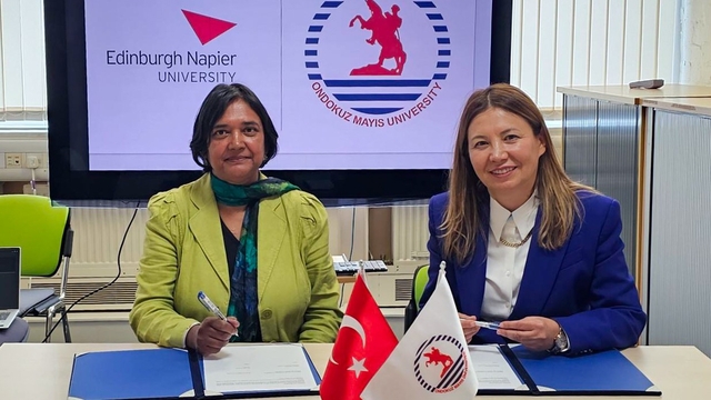 OMÜ'den Birleşik Krallık'ta stratejik iş birliği
OMÜ ile Edinburgh Napier Üniversitesi arasında stratejik iş birliği protokolü imzalandı
Rektör Aydın: "Anlaşma, uluslararasılaşma vizyonumuza önemli katkı sağlayacak"