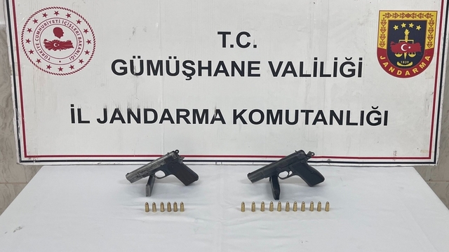 Gümüşhane'de 2 ruhsatsız tabanca ele geçirildi