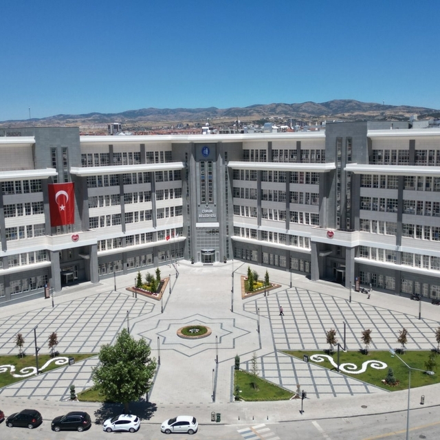 Çorum Belediyesi'nden 7,7 milyon liralık kırtasiye desteği