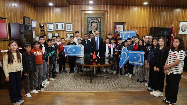 Kerkük'ten Erzurum'a uzanan eğitim köprüsü: Başarılı öğrenciler Rektör Hacımüftüoğlu'nun misafiri oldu
