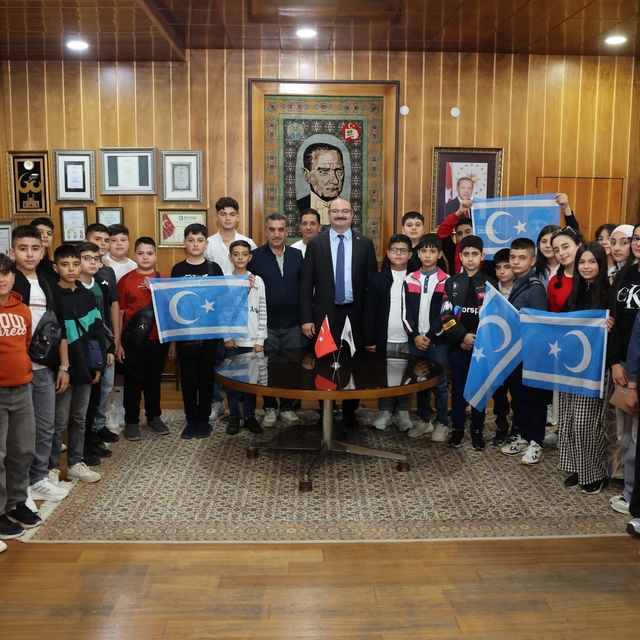 Kerkük'ten Erzurum'a uzanan eğitim köprüsü: Başarılı öğrenciler Rektör Hacı...