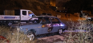 Nevşehir'de park halindeki otomobil alevlere teslim oldu