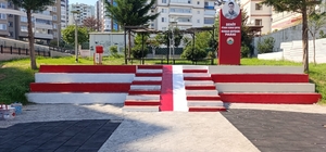 Parklara kırmızı-beyaz dokunuş