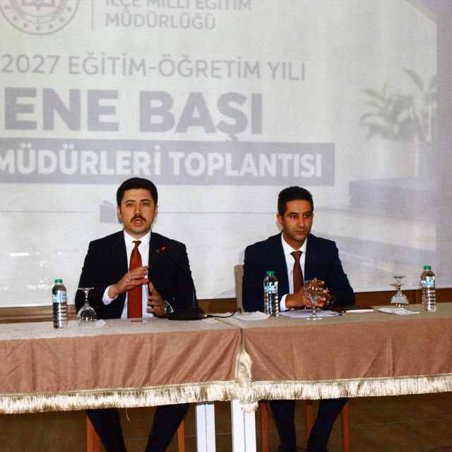 Malazgirt'te okul müdürleriyle yeni dönem toplantısı