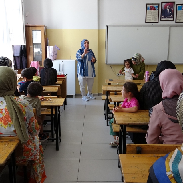 Van'da minik öğrenciler okul heyecanı yaşadı