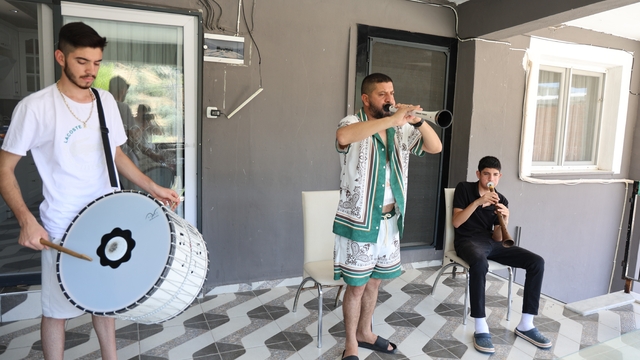 Konservatuvar gibi ev
Onlar için davul zurna sadece müzik değil, aile mirası