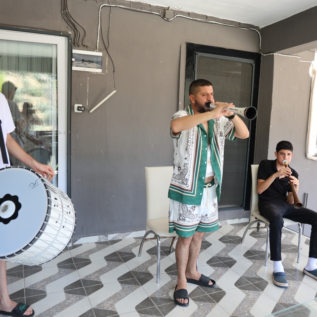 Konservatuvar gibi ev
Onlar için davul zurna sadece müzik değil, aile miras...