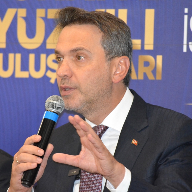 Bakan Bayraktar: "83-84 bin varil günlük üretimlere geldiğimiz bir Gabar'da...