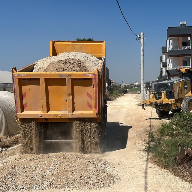 Akdeniz'de yollar yenileniyor, ulaşım güvenliği artırılıyor