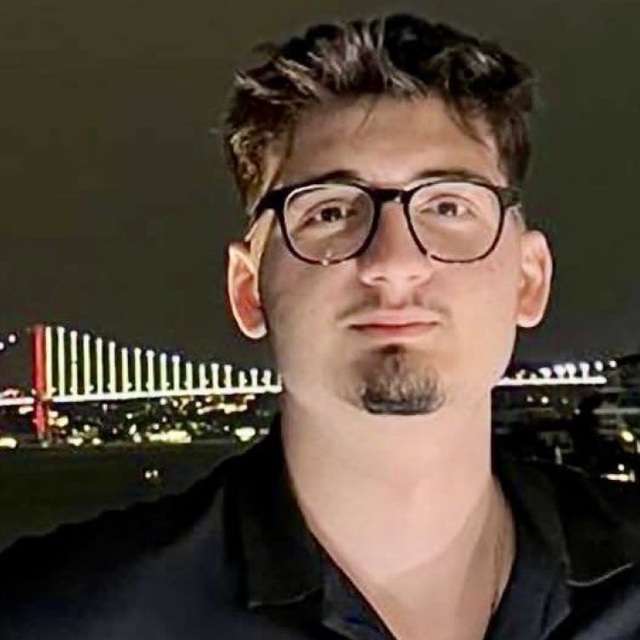 Yolcu otobüsüyle çarpışan hafif ticari araçtaki Burak, kurtarılamadı