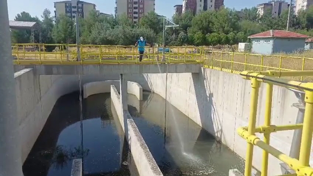 Adıyaman'da karasinek ve haşereye karşı mücadele sürüyor